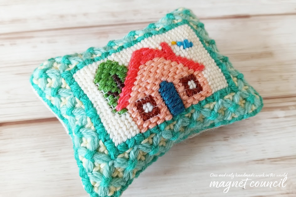 ウール刺繍のピンクッション  家