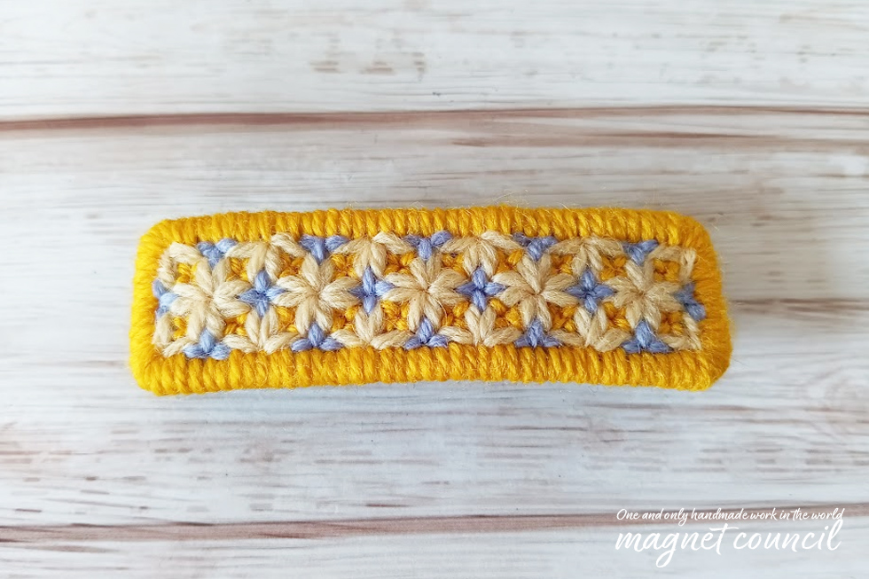 ウール刺繍のバレッタ黄色系